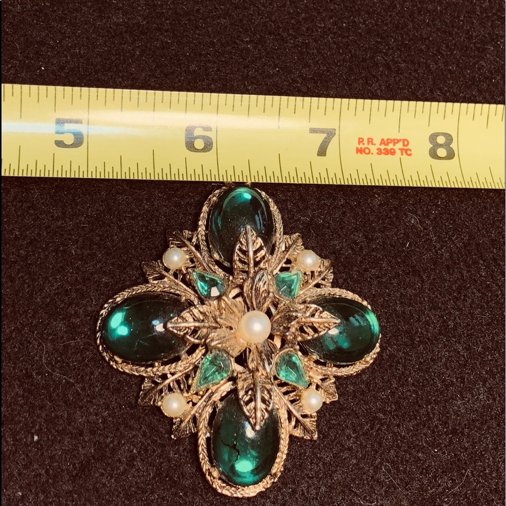 Emerald Green Pendant Pearls Large - Picture 4 of 6